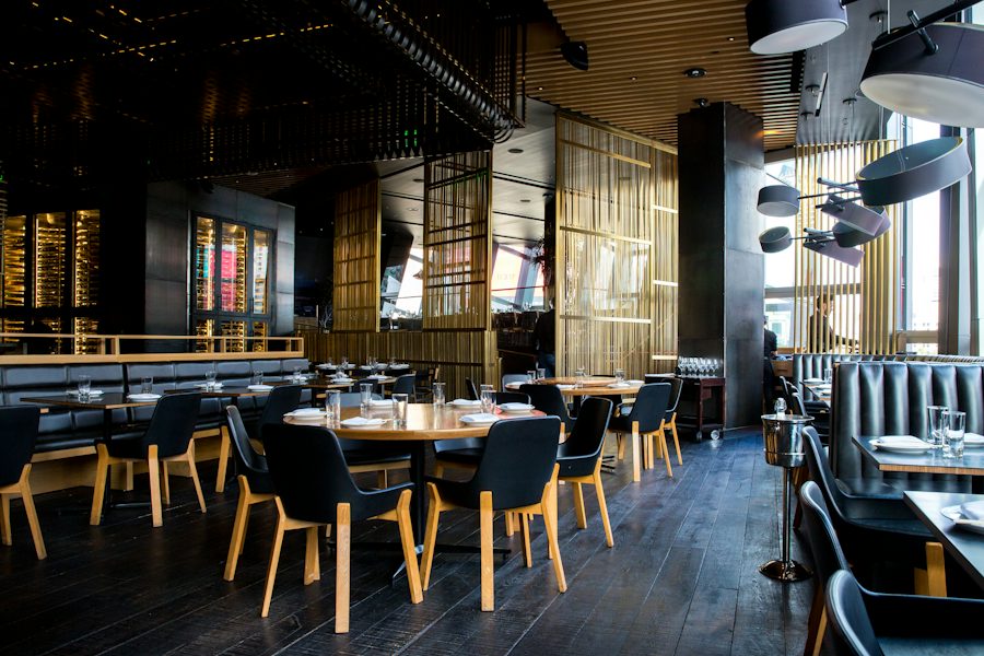 Restaurant dining and food service